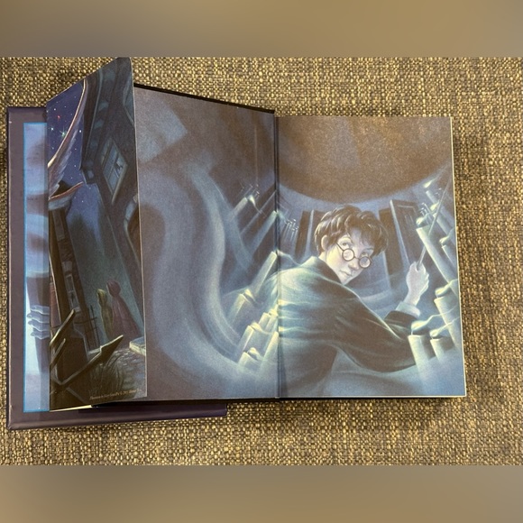 Harry Potter Order of the Phoenix Hardcover Deluxe Edition w/ Slipcover Box - Picture 7 of 13